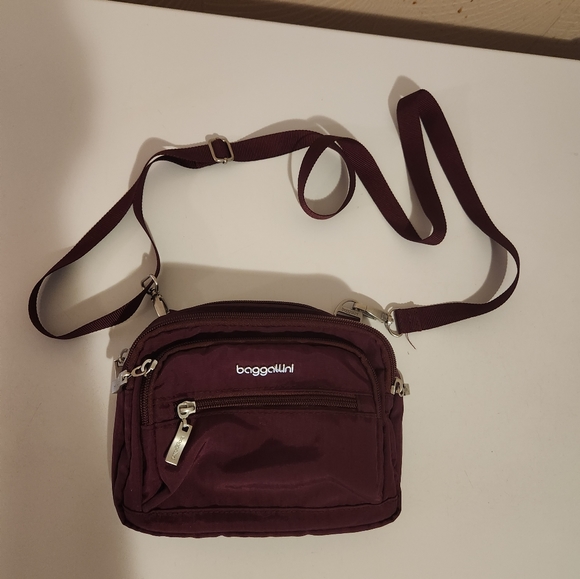 Baggallini Triple Zip Bag Black Cherry